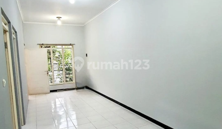 For Sale, Taman Holis Indah II House, Comfortable and Safe Environment For Sale, Taman Holis Indah II House, Comfortable and Safe Environment