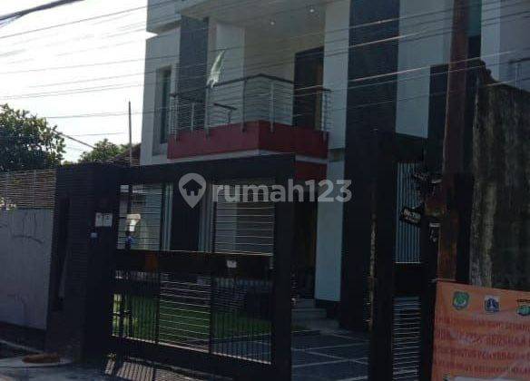 Rumah Swimming Pool dan Kantor Mewah Ciracas Jakarta Timur SHM 1