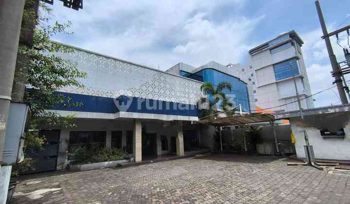 Ready-to-Occupy Commercial Building on Diponegoro Street