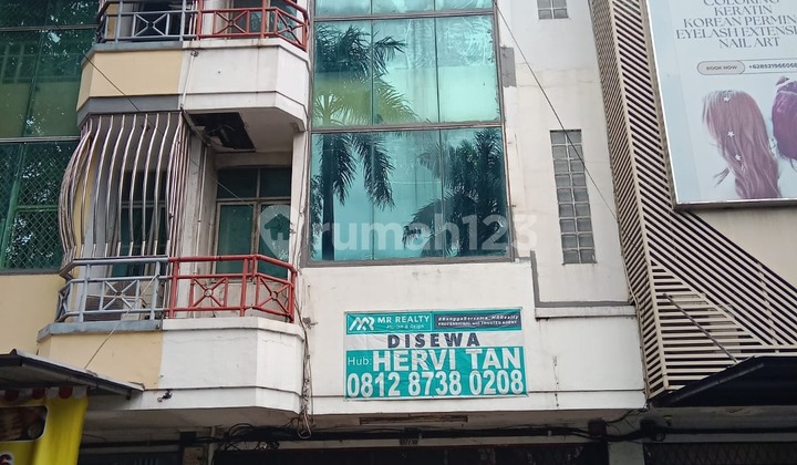 Disewa Ruko di Jalan Boulevard Taman Palem Lestari. Lokasi Strategis
