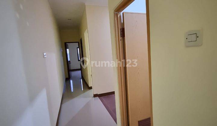 Rumah 3lt di jalan Utama Cengkareng 8