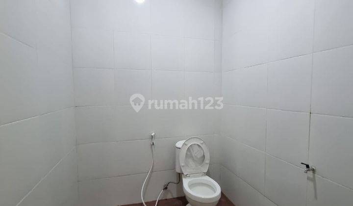 Rumah 3lt di jalan Utama Cengkareng 9