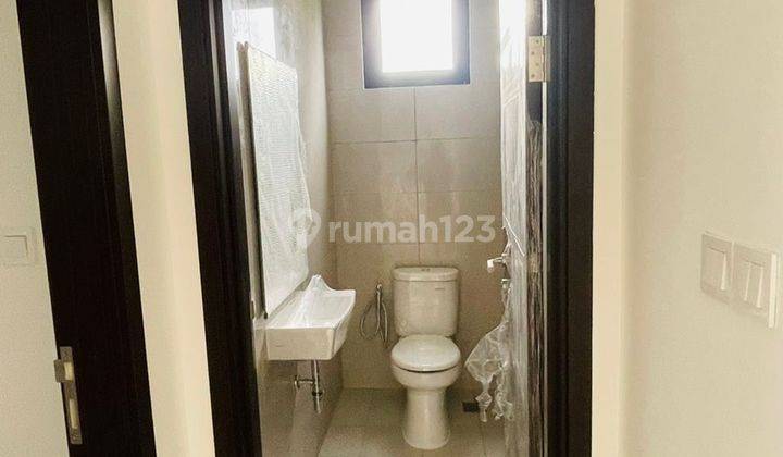 Dijual rugi habis Rumah di Pik 2 siap huni 8