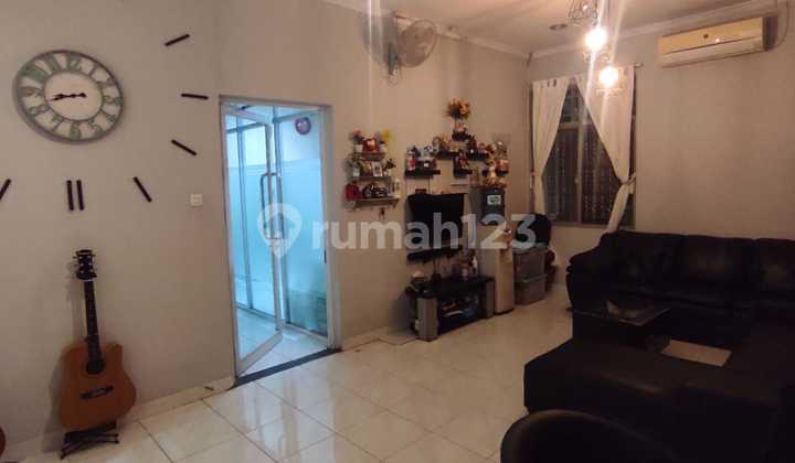 Rumah 3 Lantai Bagus di Taman Palem Lestari, Jakarta Barat, Uk 8x15 2