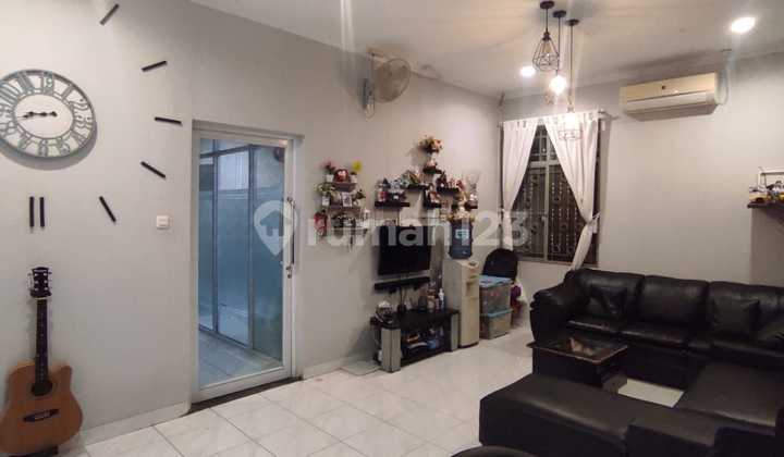 Nice 3-Story House in Taman Palem Lestari, West Jakarta, Size 8x15