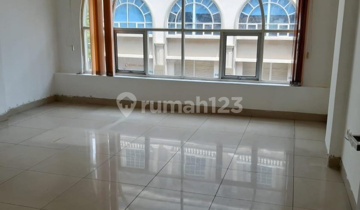 Good Ready-to-Use Shop House at Sedayu Square