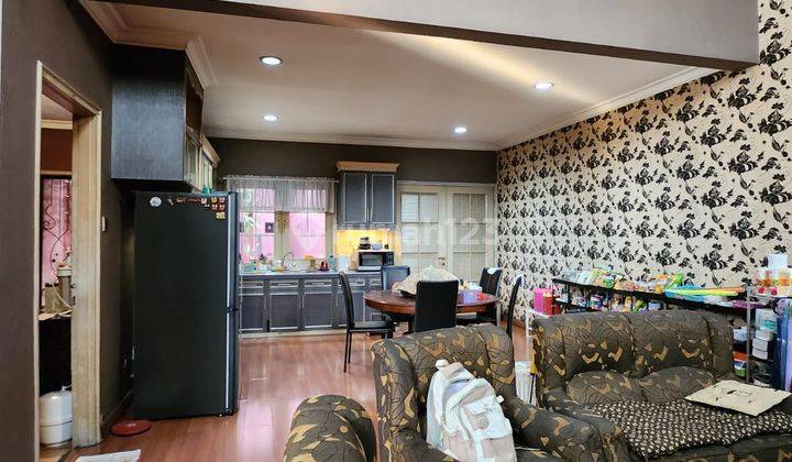 Rumah Bagus Furnished di Taman Palem Lestari, Jakarta Barat 2