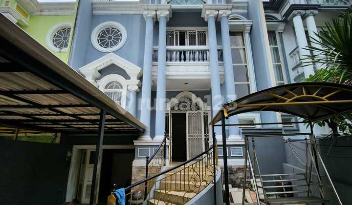 Rumah Siap Huni di Pantai Indah Kapuk. Furnish