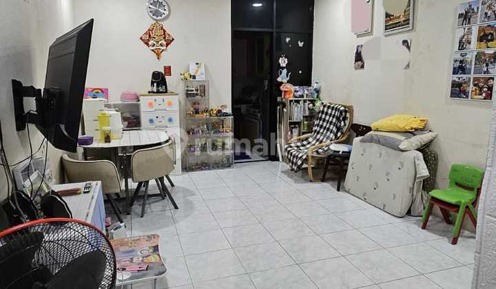 Rumah Bagus di Taman Pales Lestari, 2 Lantai Full Bangunan Semi Furnish 1