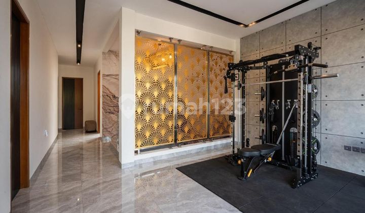 Rumah Mewah Hook, Baru, Modern Tropical, Lt 237, Ukuran 12* 20, 2 Tingkat, Kt 4+1, Furnished, Ppjb Siap Ajb, Arsitek Emperio, Utara, Akses Tol -+ 200 M, Bebas Banjir, Banjar Wijaya