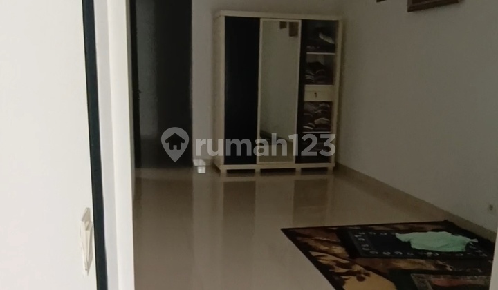 Dijual Segera, Siap Huni, Lt 126, Lebar 7, Kt 3, Timur, Full Renovasi, 2 1/4 Tingkat, Lingk Asri, Cluster Premium, Sport Club, Bebas Banjir, Akses Tol -+200m, Banjar Wijaya 2