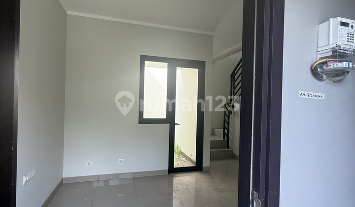 For Rent House Summarecon Crown Cluster Regia 2