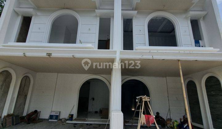 Rumah Mewah Classic Modern 3lantai Dekat Tol Andara  1