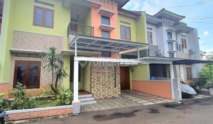 RUMAH MEWAH 2 LANTAI DALAM TOWNHOUSE LINGKUNGAN AREA STRATEGIS  1