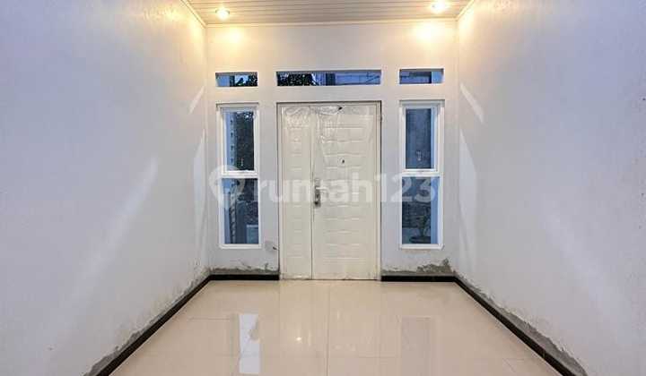 2-STORY HOUSE IN A CLUSTER NEAR THE STATION 2