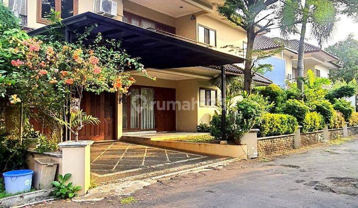 RUMAH MEWAH SWIMMING POOL DALAM TOWNHOUSE  1