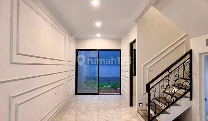 RUMAH MEWAH CLASSIC MODERN TOWNHOUSE DEKAT STASIUN LENTENG AGUNG  2