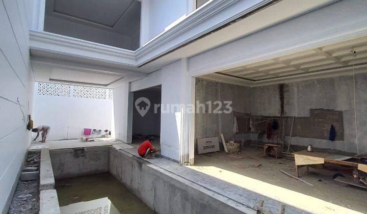 RUMAH MEWAH CLASSIC MODERN 3 LANTAI DEKAT MRT LEBAK BULUS  2