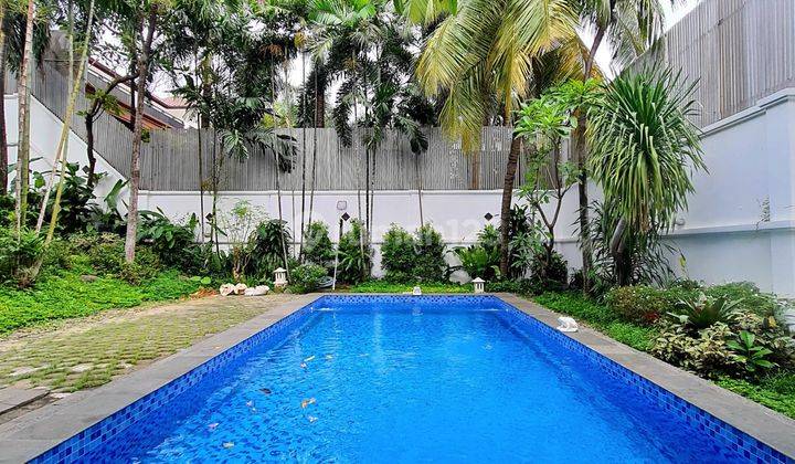 RUMAH MEWAH PRIVATE POOL AREA EXLUSIVE KEMANGJAKSEL 1