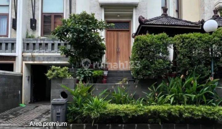 RUMAH MEWAH 3 LANTAI TOWNHOUSE DEKAT TOL TB SIMATUPANG  1