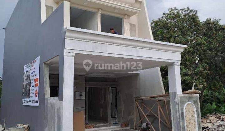 RUMAH MEWAH CLASSIC 2 LANTAI TOWNHOUSE DEKAT TOL KRUKUT  2