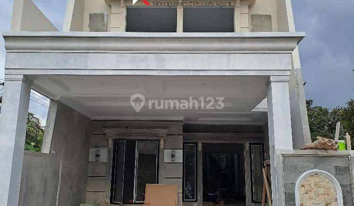 RUMAH MEWAH CLASSIC 2 LANTAI TOWNHOUSE DEKAT TOL KRUKUT  1