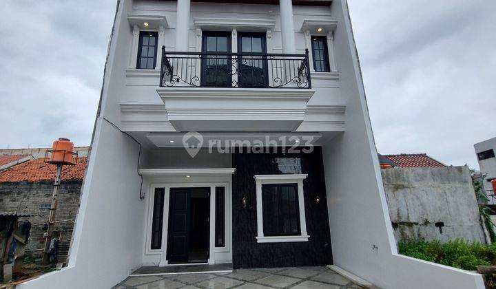 RUMAH MEWAH MINIMALIS CLASSIC TOWNHOUSE DEKAT TOL DAN STASIUN KRL  1