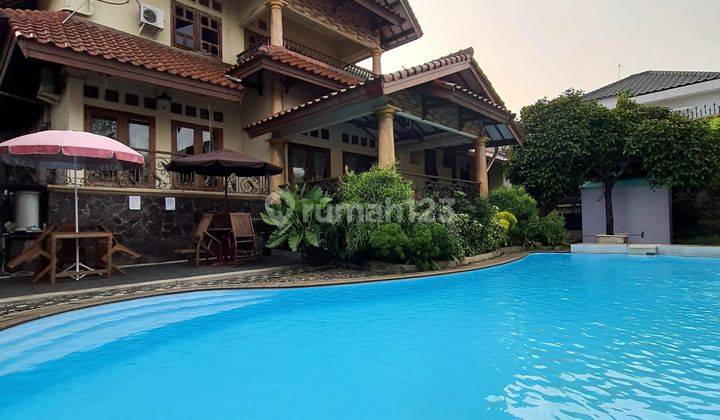 RUMAH MEWAH PRIVATE POOL AREA DEKAT TOL TB SIMATUPANG  1