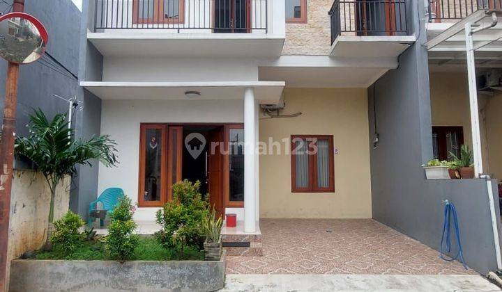 RUMAH MEWAH MINIMALIS 2 LANTAI TOWNHOUSE DEKAT TOL  1