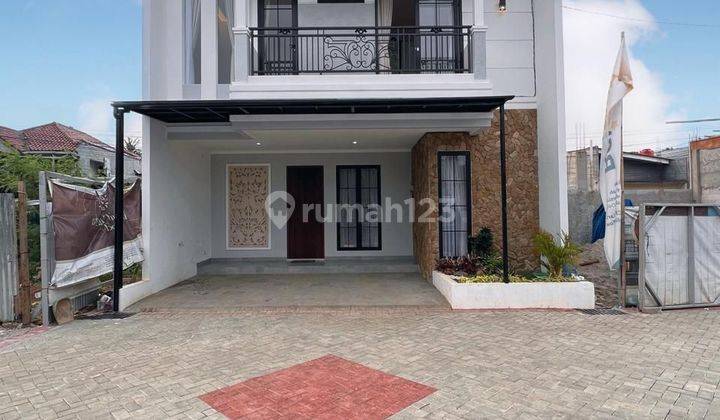 RUMAH MEWAH MINIMALIS TOWNHOUSE DEKAT TOL KUKUSAN  1