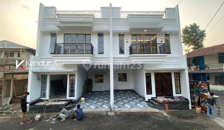 RUMAH MEWAH CLASSIC MODERN TOWNHOUSE DEKAT TOL TB SIMATUPANG  1