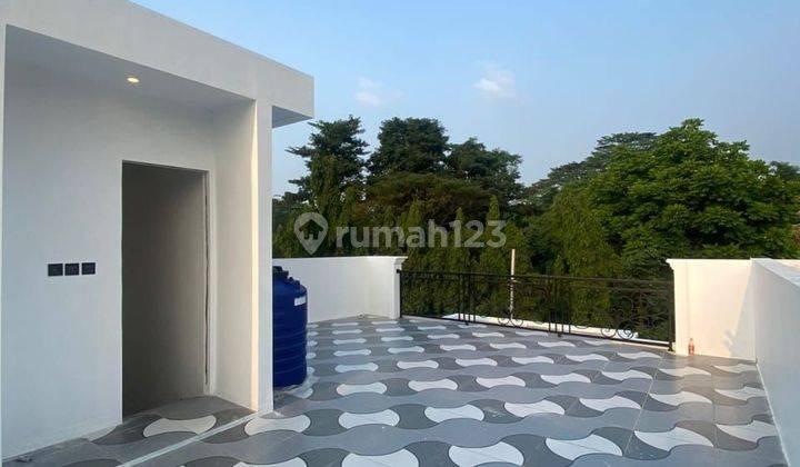 RUMAH MEWAH CLASSIC MODERN TOWNHOUSE DEKAT TOL TB SIMATUPANG  2