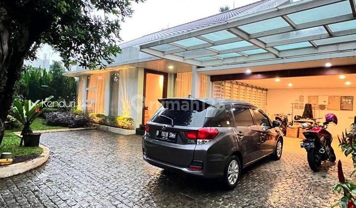 RUMAH MEWAH PRIVATE POOL KONSEP TROPIS MODERN DEKAT KEMANG  1