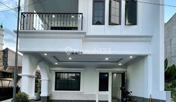 Rumah Mewah Classic Posisihook Townhouse Dekat Tol Brigif 1