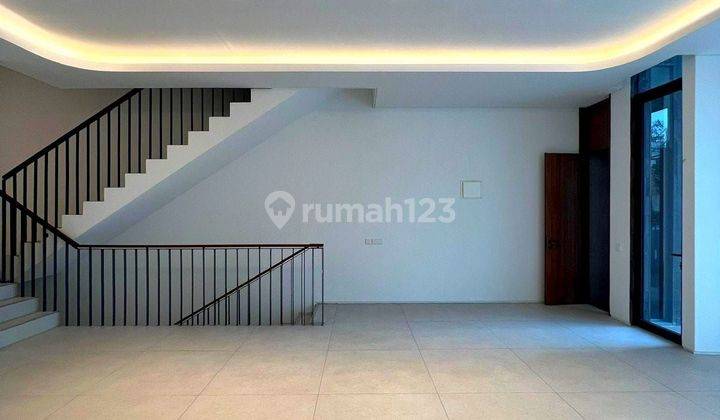 Rumah Mewah 3,5 Lantai Area Exlusive Kemang Jakarta Selatan  2