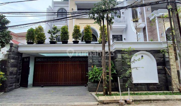 Rumah Mewah Classic Private Pool With Rooftop Dekat Mrt 1