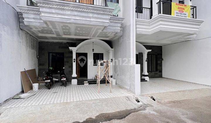 RUMAH MEWAH CLASSIC MODERN TOWNHOUSE DEKAT TOL KUKUSAN  1