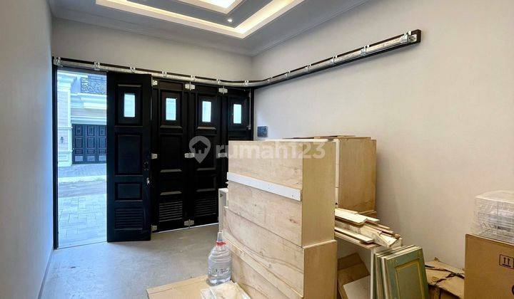 Rumah Mewah Modern Classic Townhouse Dekat Pintu Tol Tb Simatupang 2