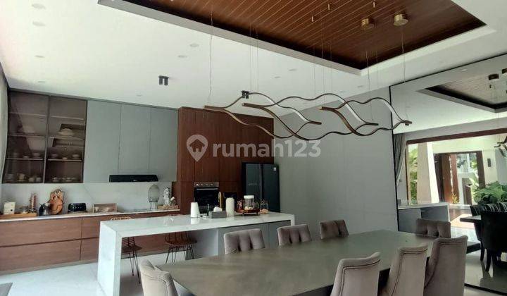 Rumah Mewah Private Pool Full Furnish Dekat Tol Tb Simatupang  2