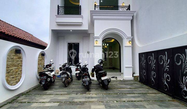 Dijual Rumah Mewah Classic Modern Dekat Pintu Tol Tb Simatupang 1