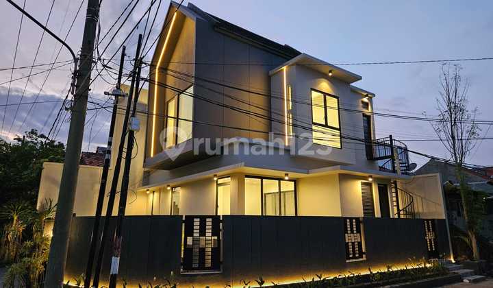 New Scandinavian House Di Babatan Pantai Dekat Raya Merr Dan Pakuwon City