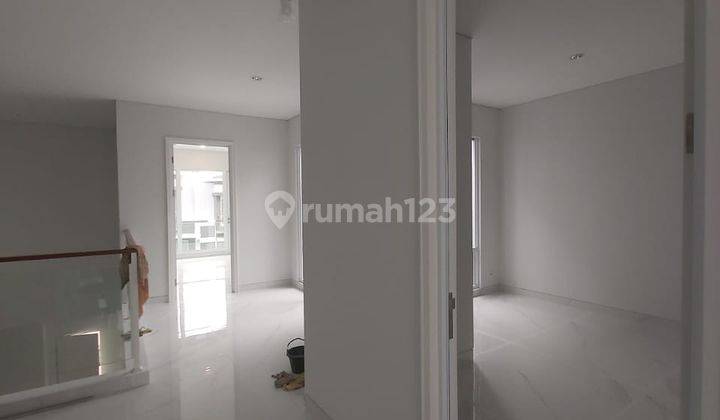 Rumah 2 Lantai Bagus Semi Furnished di Cluster Pasadena gading serpong, Tangerang 2