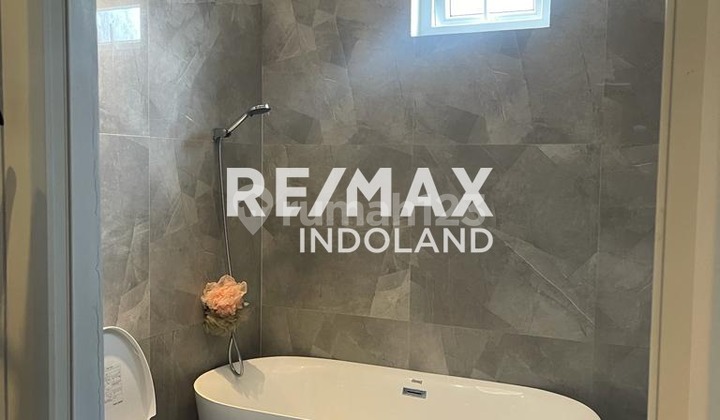 Jual Rumah 3 Lantai Bagus SHM 2