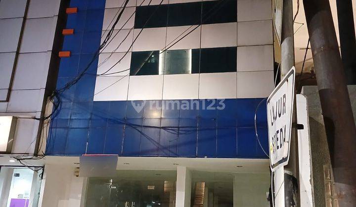 Disewakan Ruko Melawai Raya,blok M Kebayoran Baru, Jakarta Selatan 1