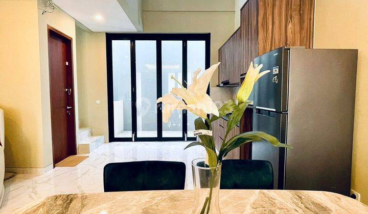 Dijual Rumah Modern Tropis Minimalis di Komplek Perumahan Pulomas Jaya, Jakarta Timur 2