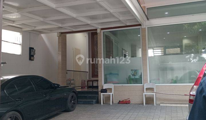 Rumah 3 Lantai Bagus SHM di Prapanca Raya, Jakarta Selatan 2