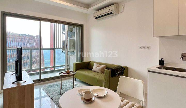 Apartement South Quarter 2 BR Semi Furnished Bagus 1