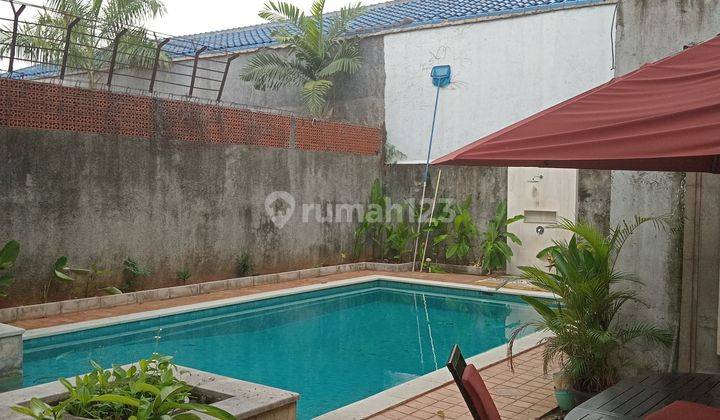 Rumah 2 Lantai Sertifikat Hak Milik di Kemang Timur, Jakarta Selatan 1