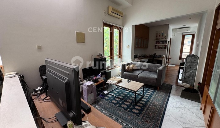 House with Spacious Yard in South Jakarta Af17443 2