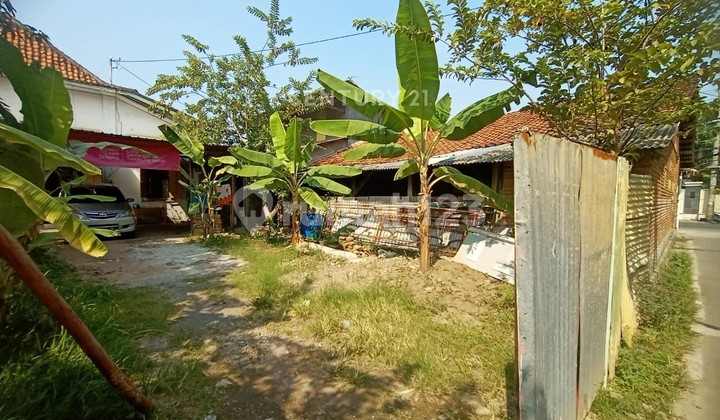 Land and Building in Strategic Location Beside Main Road DR16673